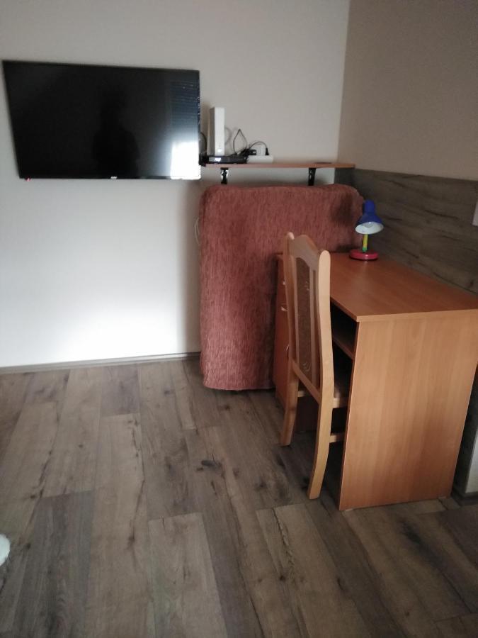 Budai Vam Apartmanhaz Печ Екстер'єр фото