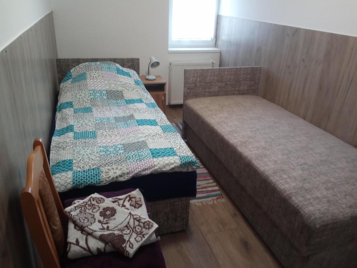 Budai Vam Apartmanhaz Печ Екстер'єр фото