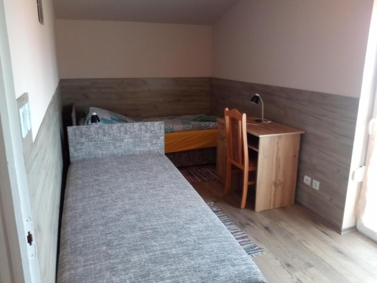 Budai Vam Apartmanhaz Печ Екстер'єр фото