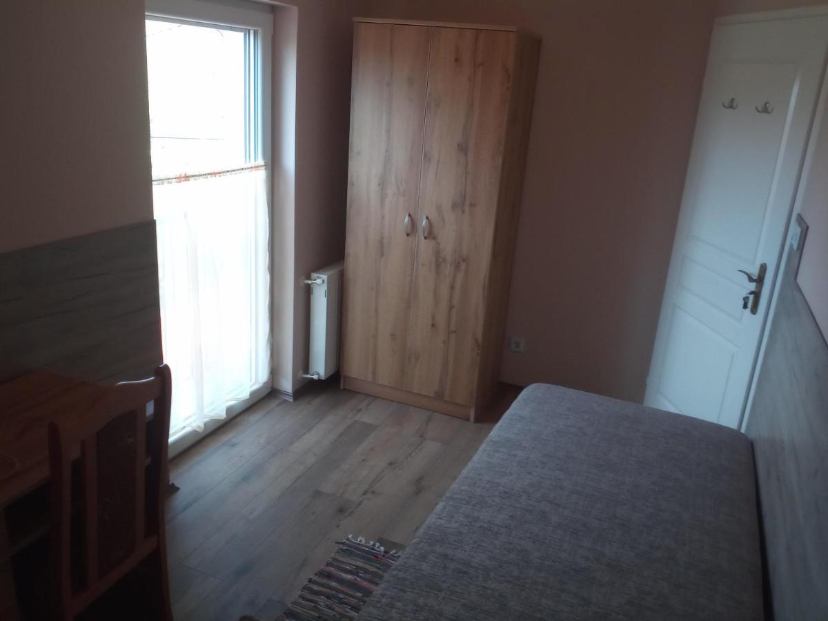 Budai Vam Apartmanhaz Печ Екстер'єр фото