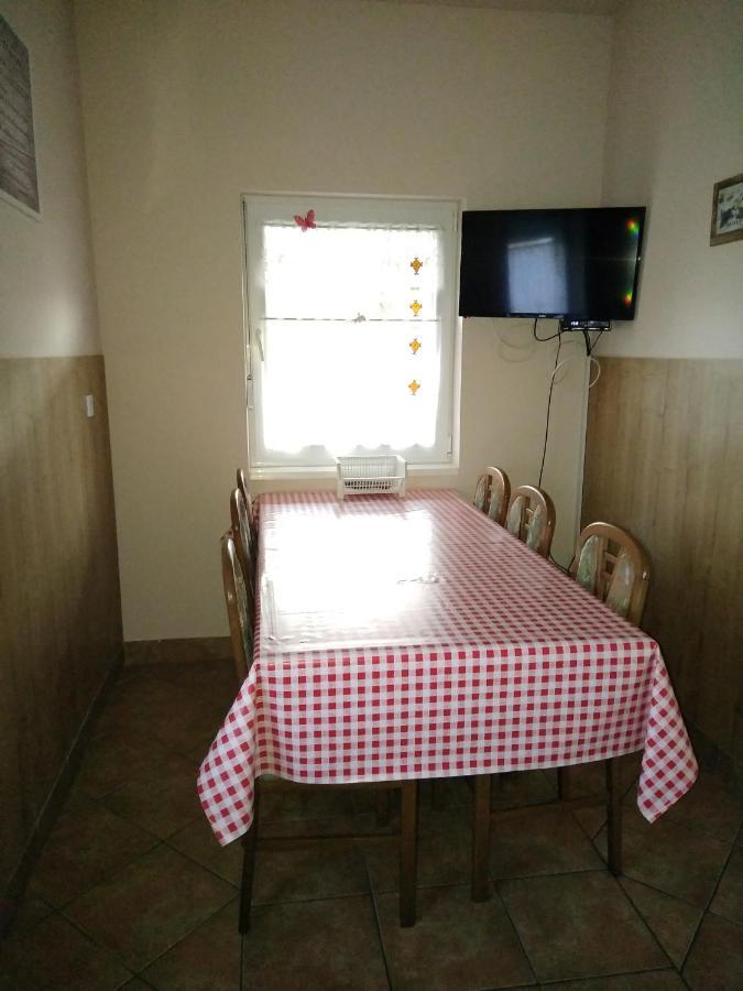 Budai Vam Apartmanhaz Печ Екстер'єр фото